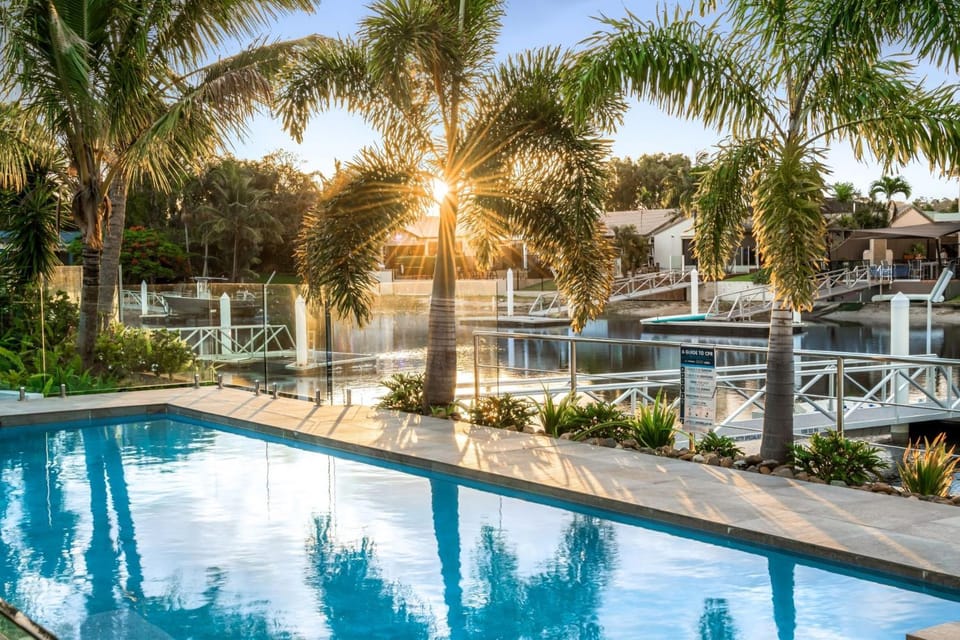 River view, Swimming pool