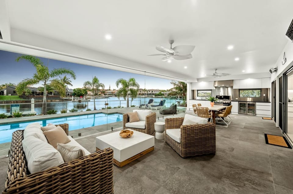 Seating area, Swimming pool