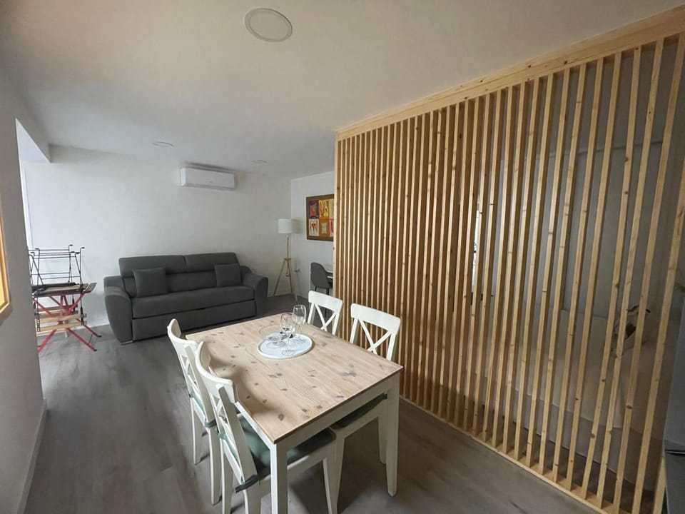 Living room, Seating area, Dining area, air conditioner
