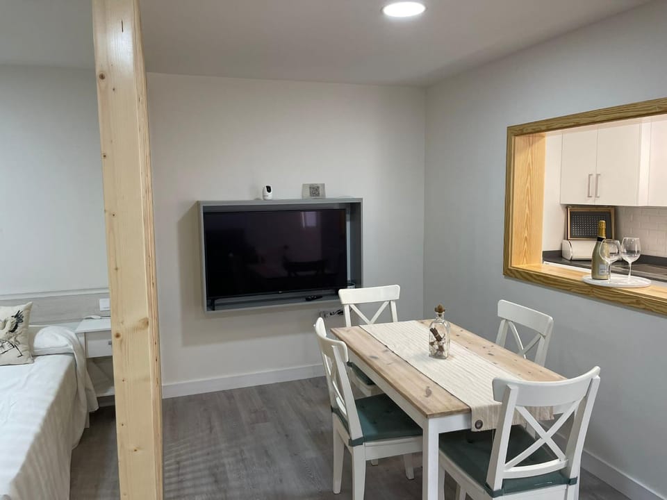 TV and multimedia, Kitchen or kitchenette, Dining area