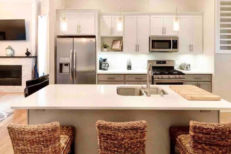 Modern/ parking/Eden Park/near Downtown/ FCC Apartment in Cincinnati