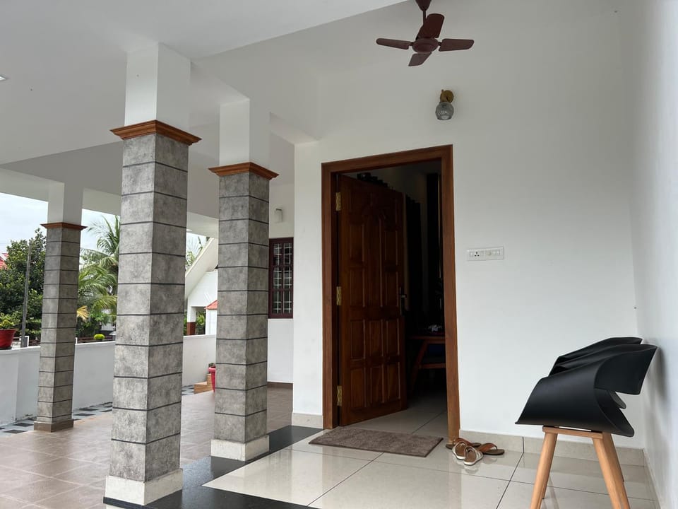 Seating area, fireplace