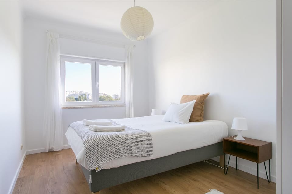 Bed, Photo of the whole room, Bedroom, towels, air conditioner