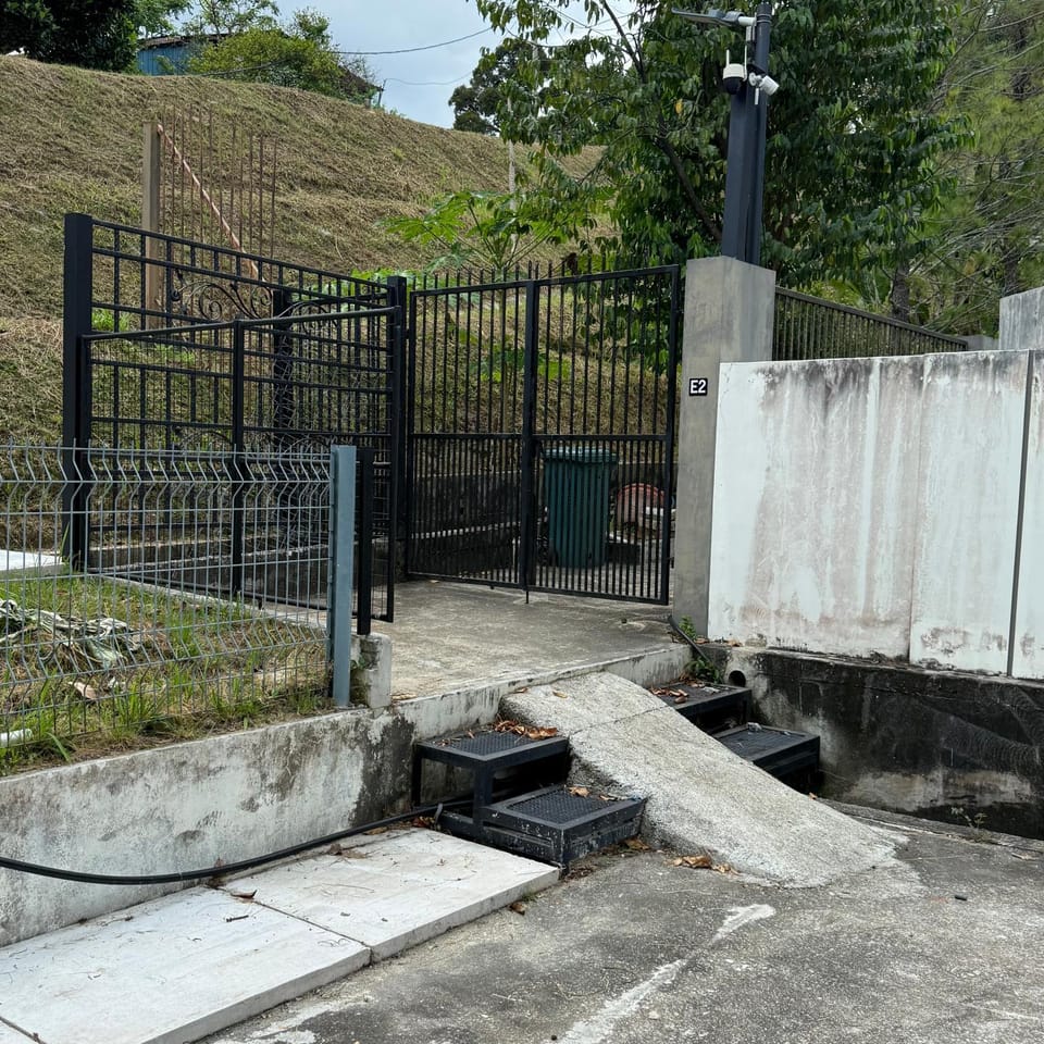 15PAX 3 BR, Kids Swimming Pool, Pool table, BBQ near Spice ARENA, Airport Penang Villa in Bayan Lepas