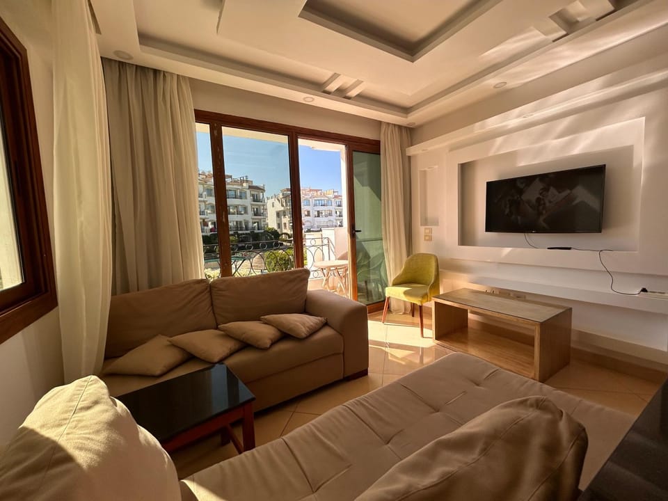 Communal lounge/ TV room, TV and multimedia, Living room, Photo of the whole room