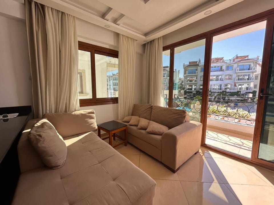 Day, View (from property/room), Balcony/Terrace, Living room, Seating area