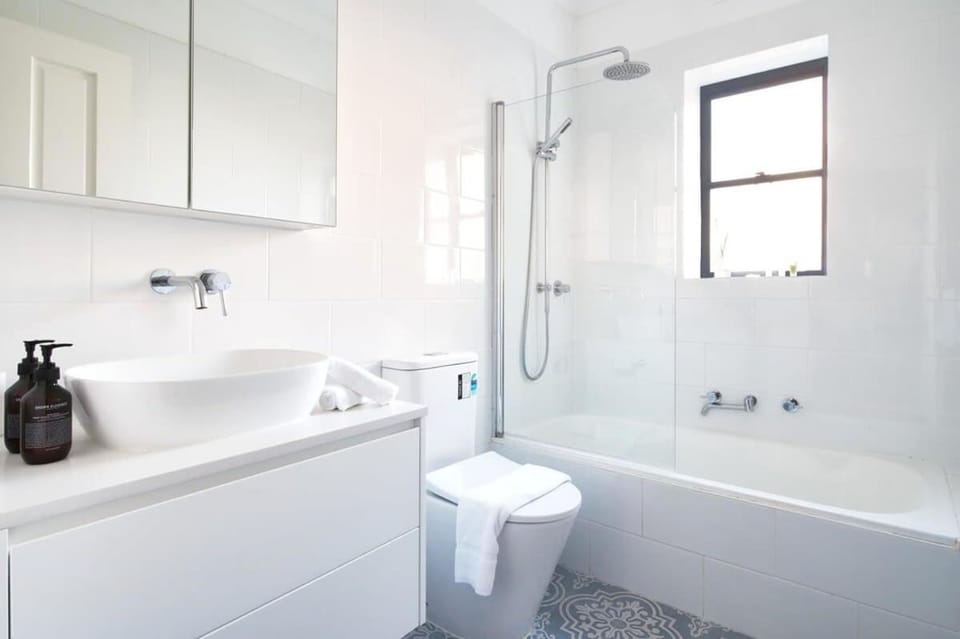 Manly Cosy Retreat - Short walk to beach Apartment in Manly