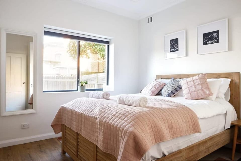 Manly Cosy Retreat - Short walk to beach Apartment in Manly