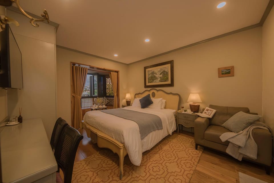 Bed, TV and multimedia, Balcony/Terrace, Photo of the whole room, Seating area, Bedroom, minibar