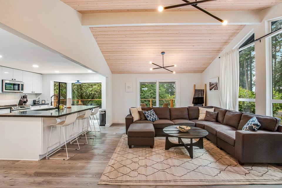 Fika Hus House in Anderson Island