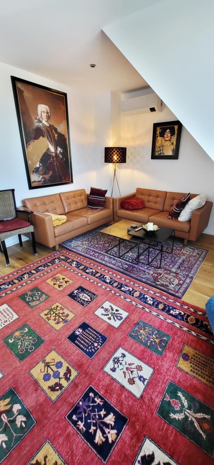Living room, Seating area