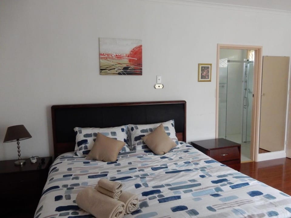 Donsonhome House in Glen Waverley