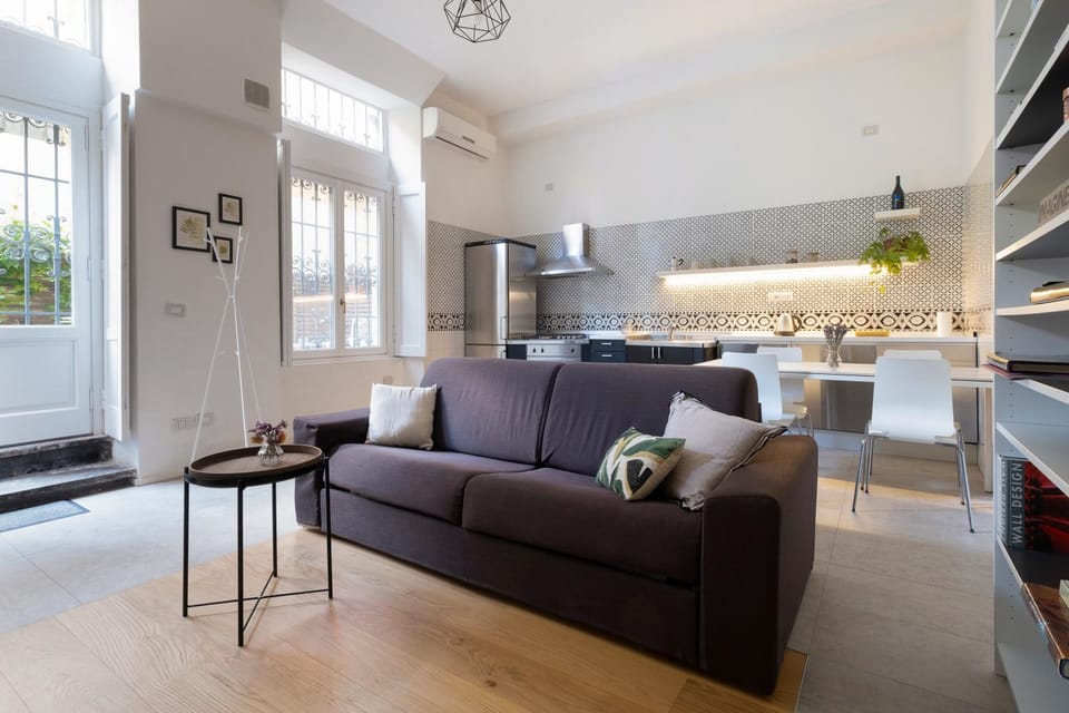 Living room, Dining area, oven, kitchen
