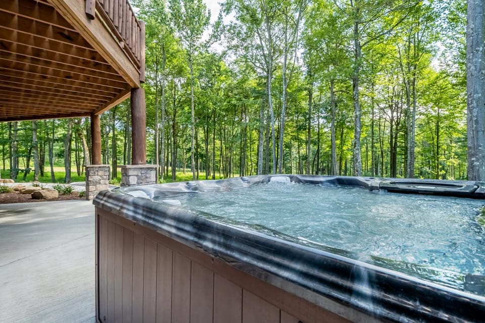 Patio, Natural landscape, Hot Tub, Garden view