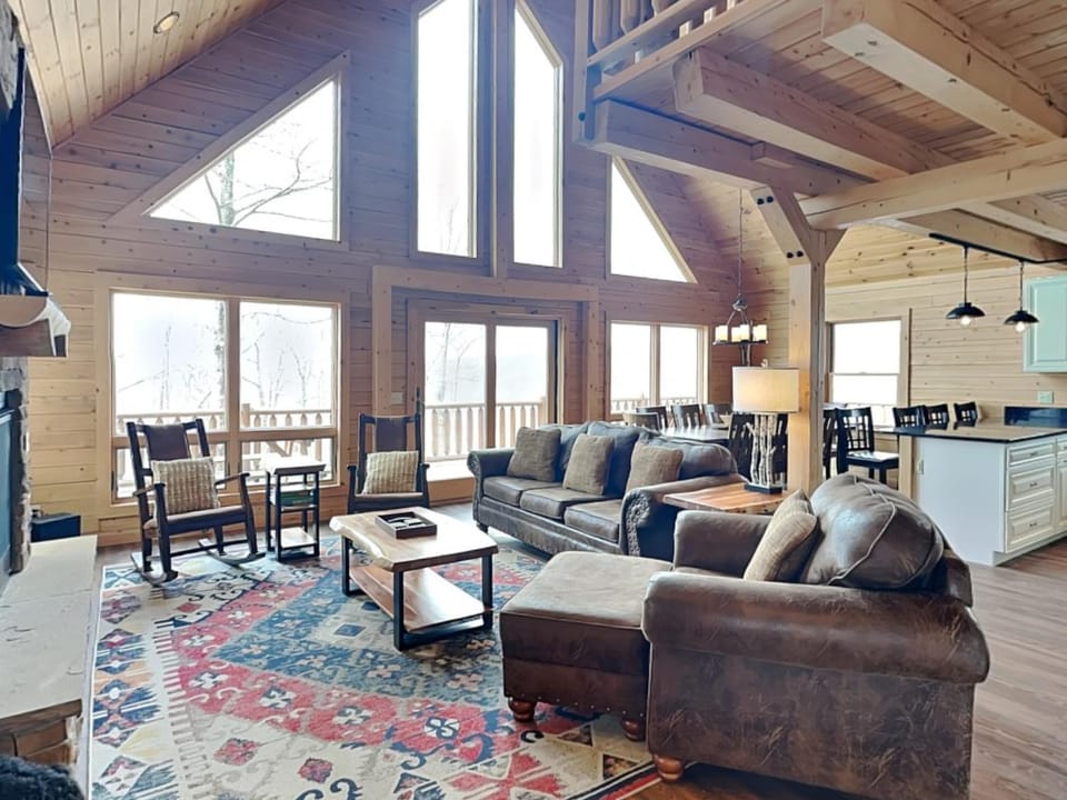 Moonlight Ridge House in Deep Creek Lake