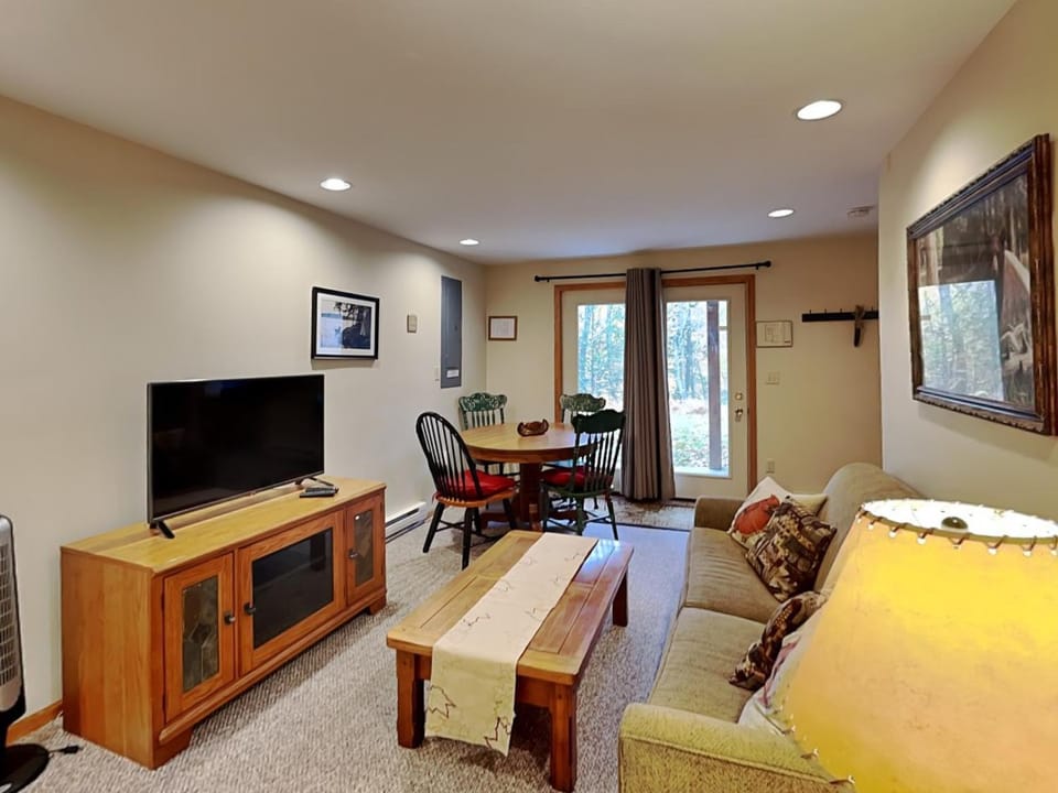 Hidden Treasure House in Deep Creek Lake