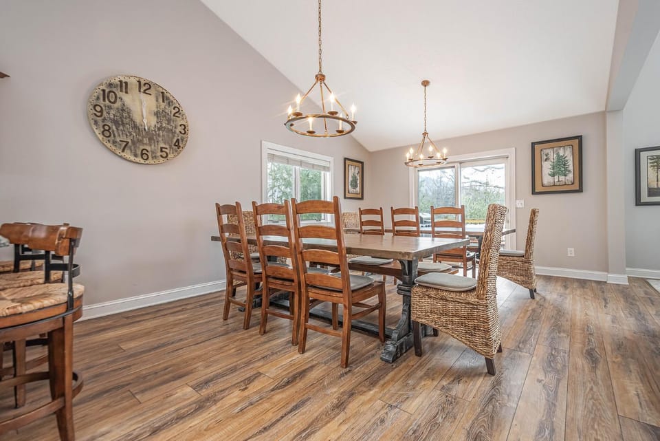 Seating area, Dining area, furniture