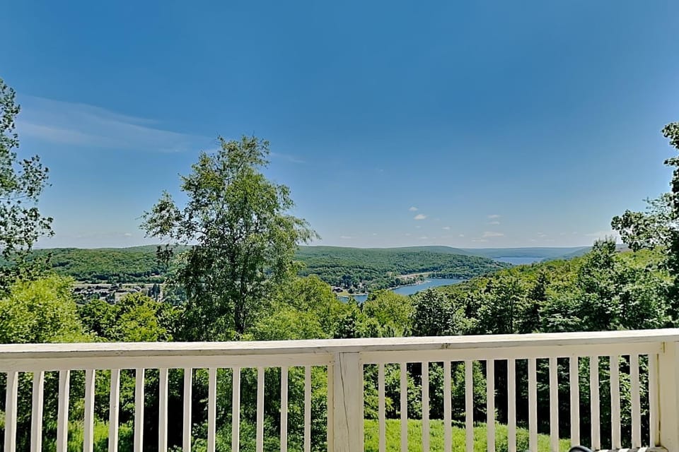 Natural landscape, Balcony/Terrace, Lake view, Mountain view