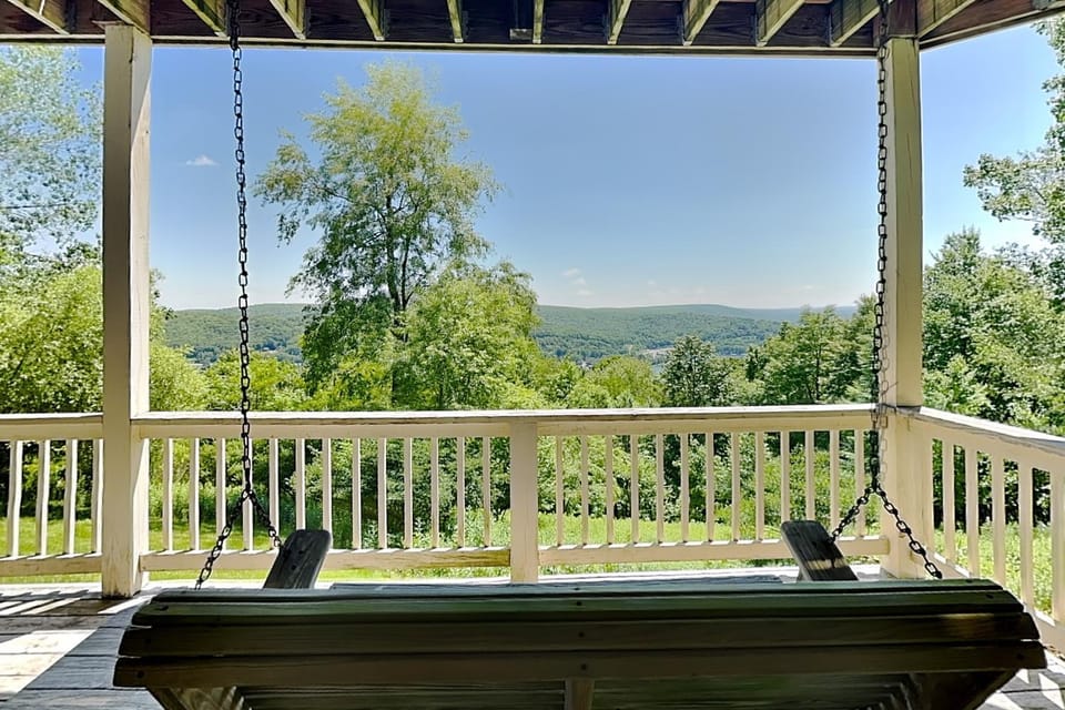 Patio, Seating area, Garden view, Mountain view