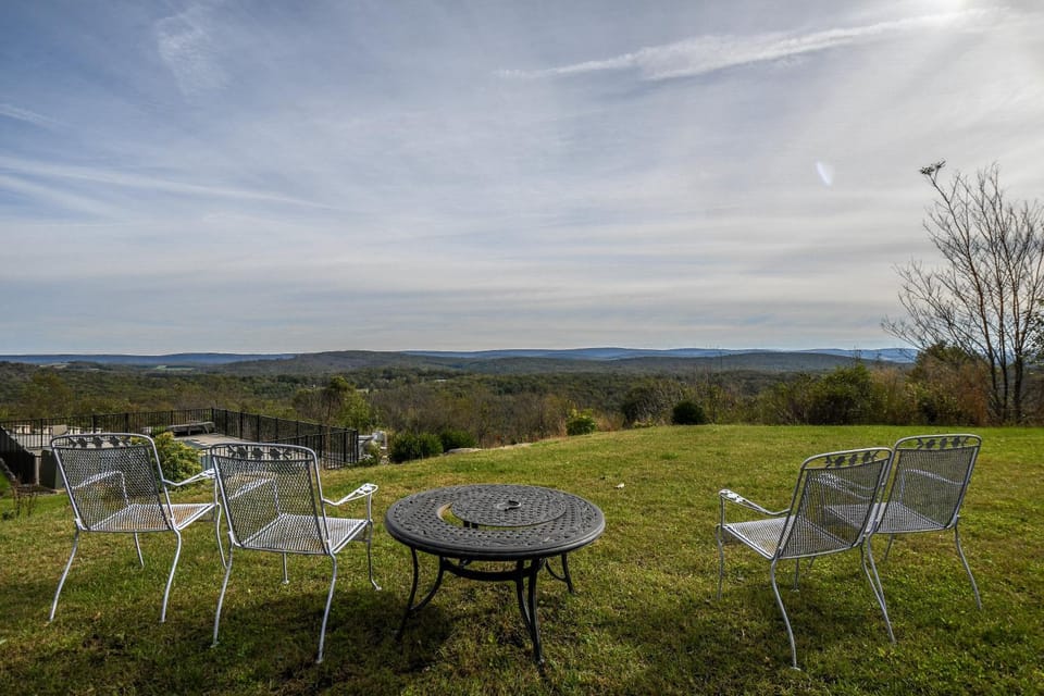 Patio, Natural landscape, View (from property/room), Seating area, Mountain view