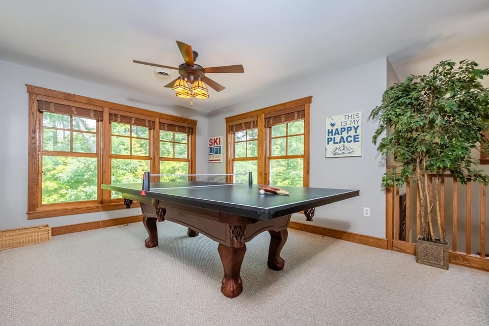 Game Room, Table tennis, TV and multimedia, Seating area, furniture