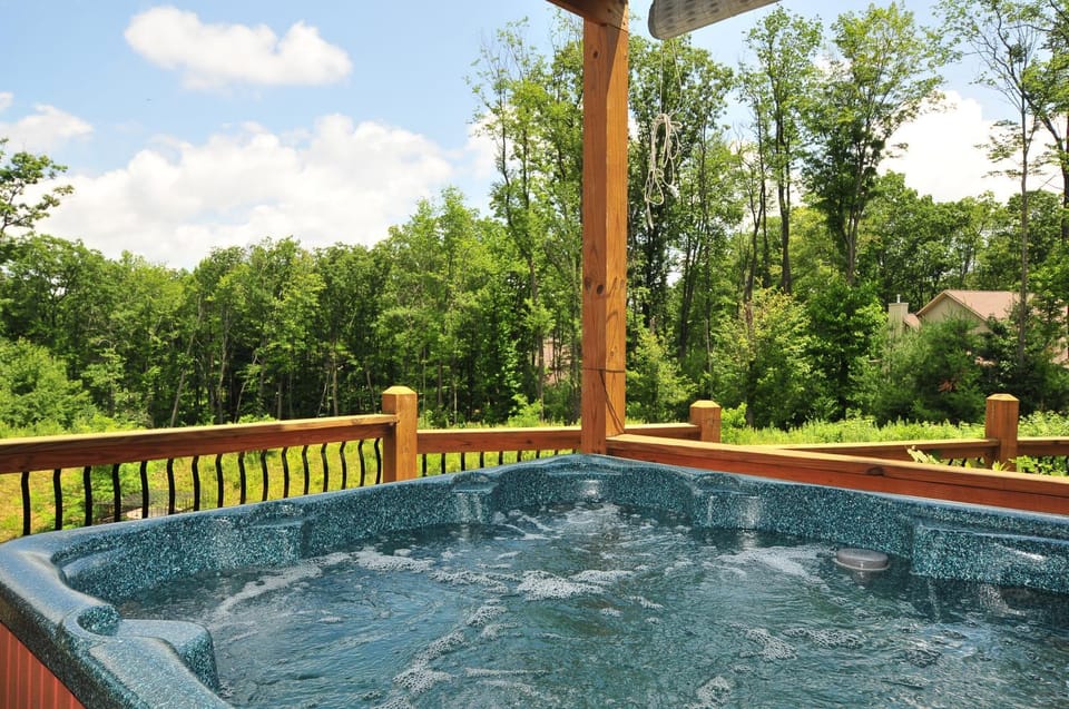 Patio, Natural landscape, Hot Tub, Balcony/Terrace, Garden view