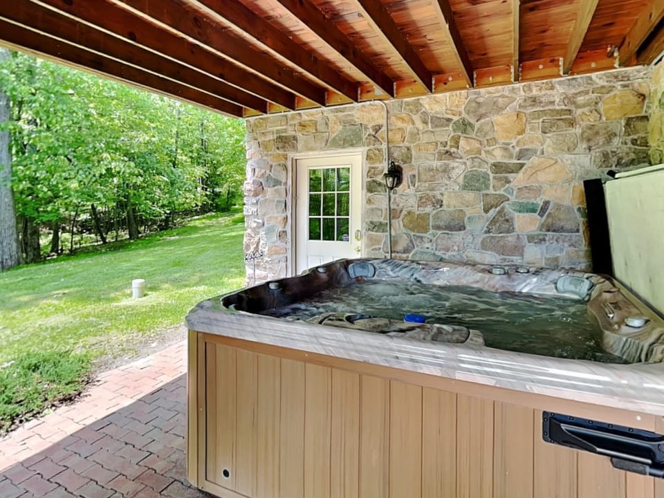 Altitude Adjustment House in Deep Creek Lake