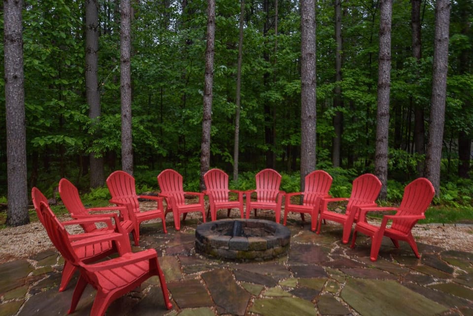 Patio, Natural landscape, Garden, Seating area, Garden view, fireplace