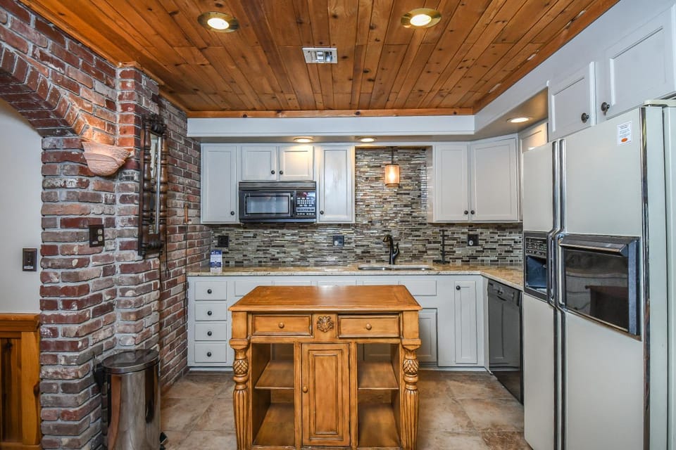 Shelby-on-the-Lake House in Deep Creek Lake
