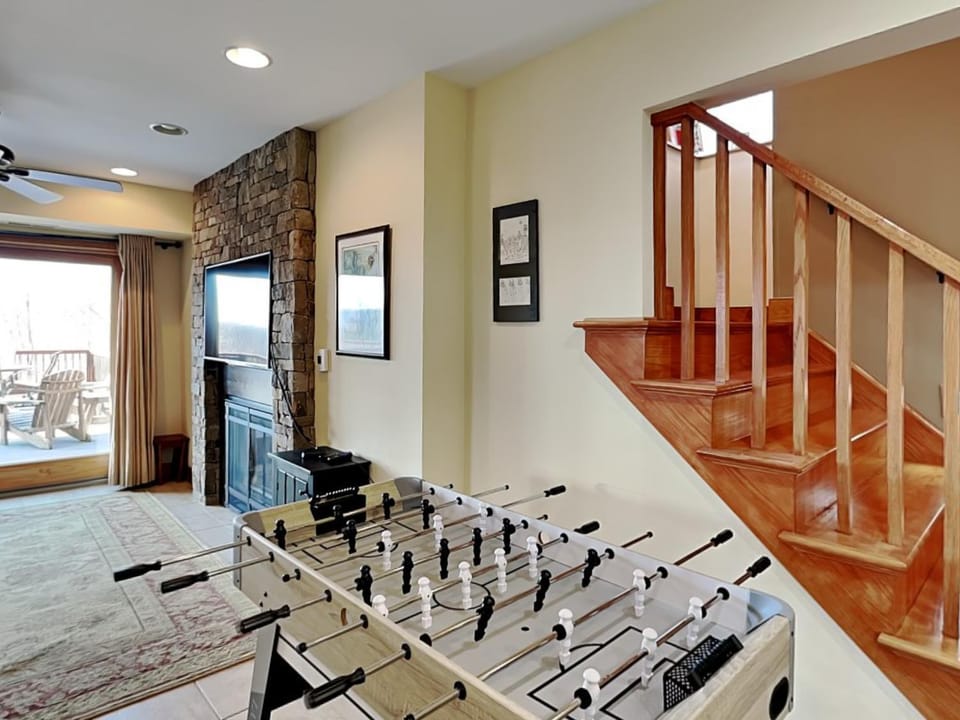 Hawk Mountain House in Deep Creek Lake