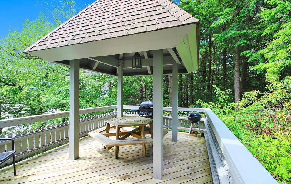 Patio, BBQ facilities, Garden, Seating area, Garden view