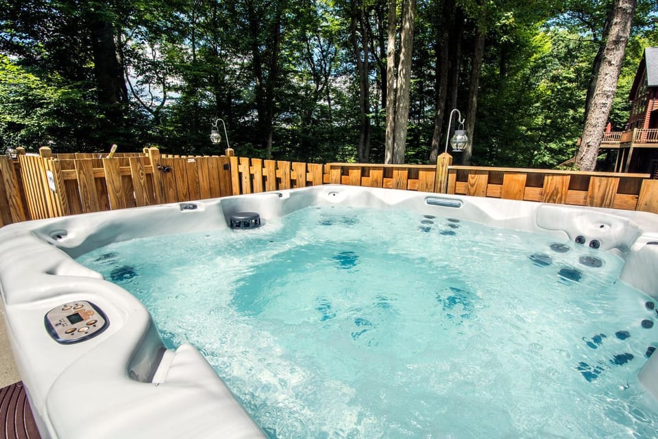 Natural landscape, Hot Tub, Garden view