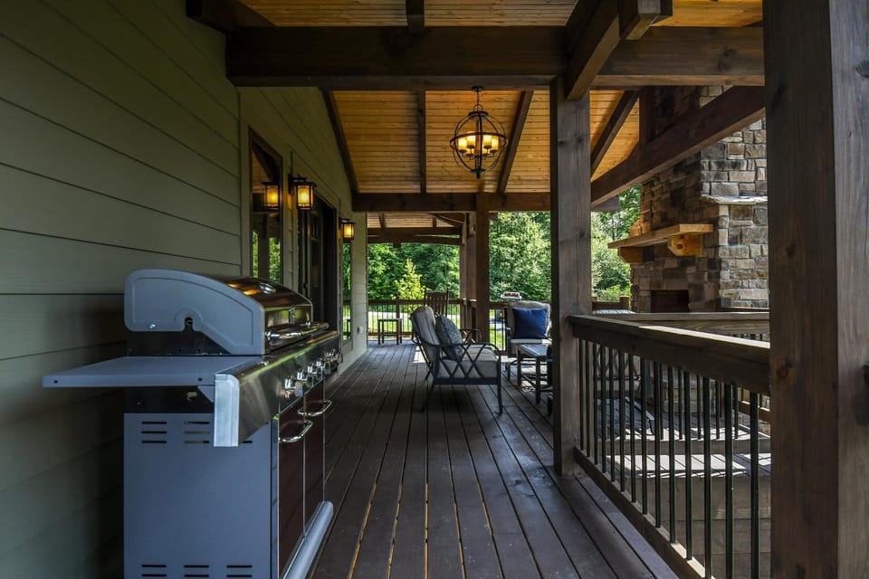 Patio, BBQ facilities, Seating area, fireplace