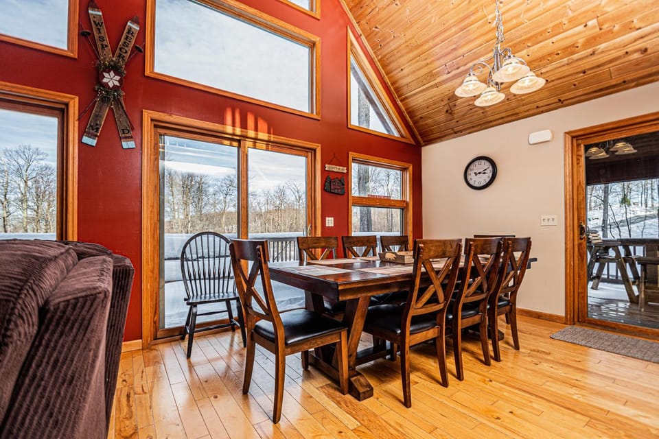 View (from property/room), Seating area, Dining area, Garden view, furniture