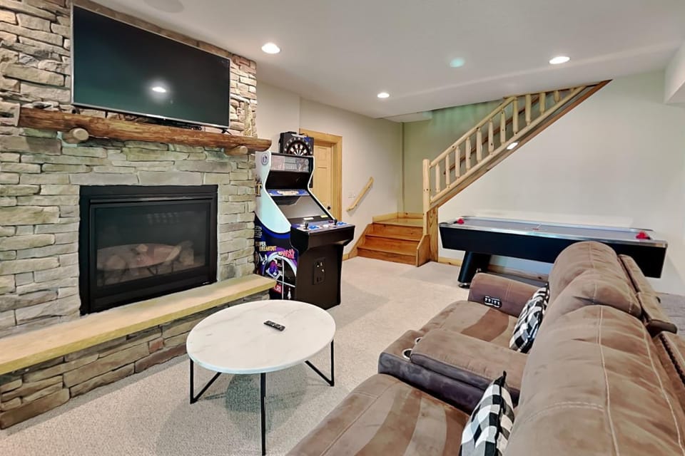 Darts, Game Room, TV and multimedia, Living room, Seating area, fireplace, furniture