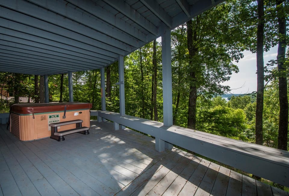 Natural landscape, Hot Tub, Balcony/Terrace, Garden view