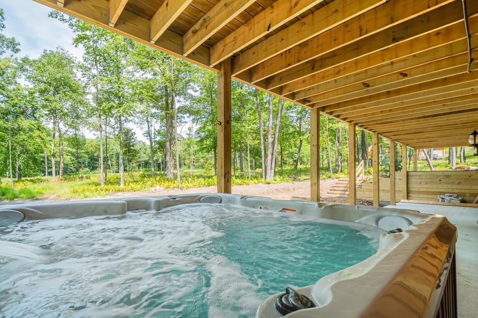 Natural landscape, Garden, Hot Tub, Garden view