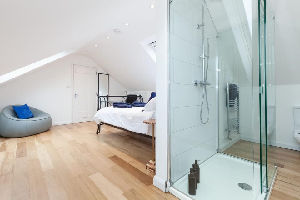 Shower, Photo of the whole room, Bedroom