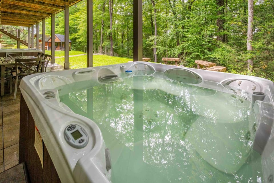 Patio, Hot Tub, Balcony/Terrace, Garden view