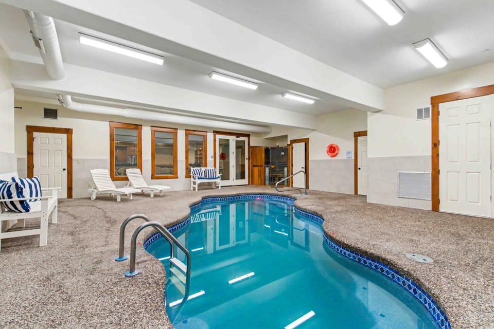 Seating area, Swimming pool