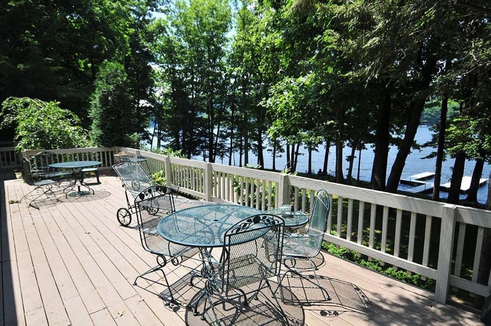 Patio, View (from property/room), Seating area, Garden view, Lake view