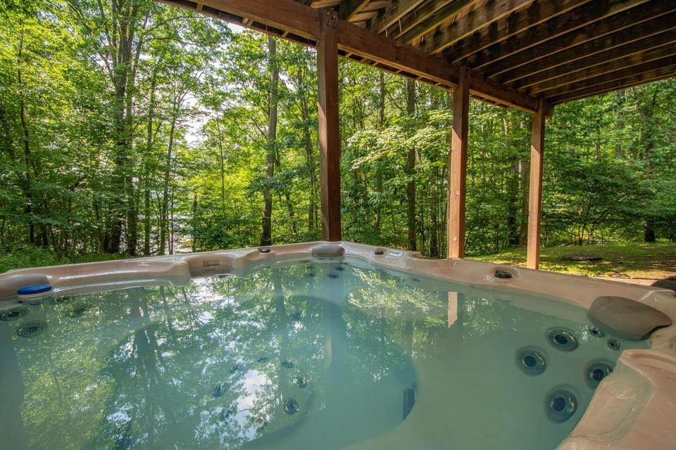 Natural landscape, Hot Tub, Balcony/Terrace, Garden view