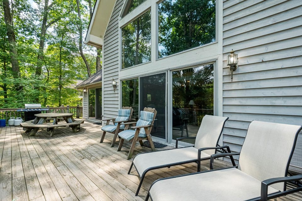 Patio, Natural landscape, BBQ facilities, Seating area, Garden view