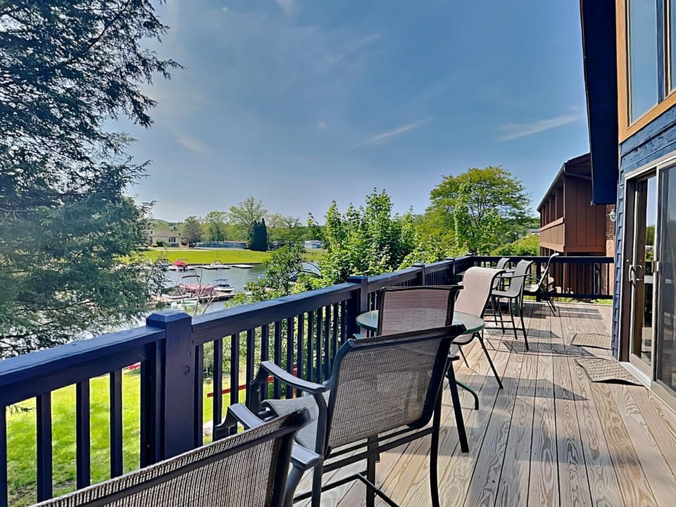 Almost Paradise House in McHenry