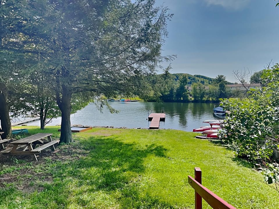 Almost Paradise House in McHenry