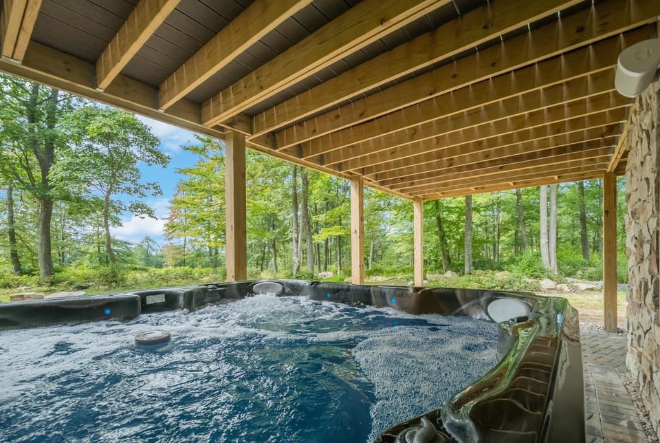 Natural landscape, Garden, Hot Tub, Garden view