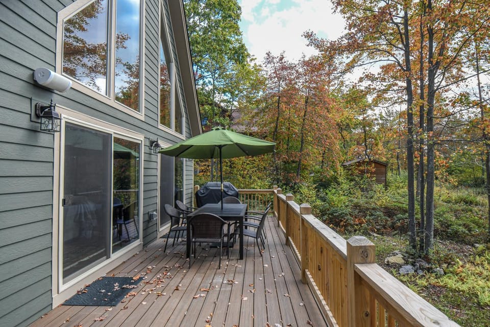 Property building, Patio, Natural landscape, Garden view