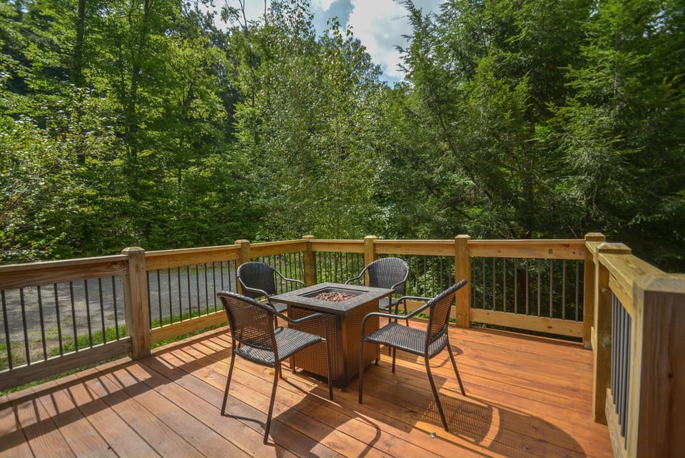 Patio, Natural landscape, Garden, View (from property/room), Balcony/Terrace, Seating area, Garden view, fireplace