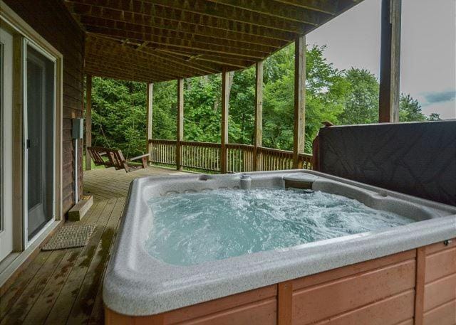Patio, Hot Tub, Balcony/Terrace, Seating area, Garden view