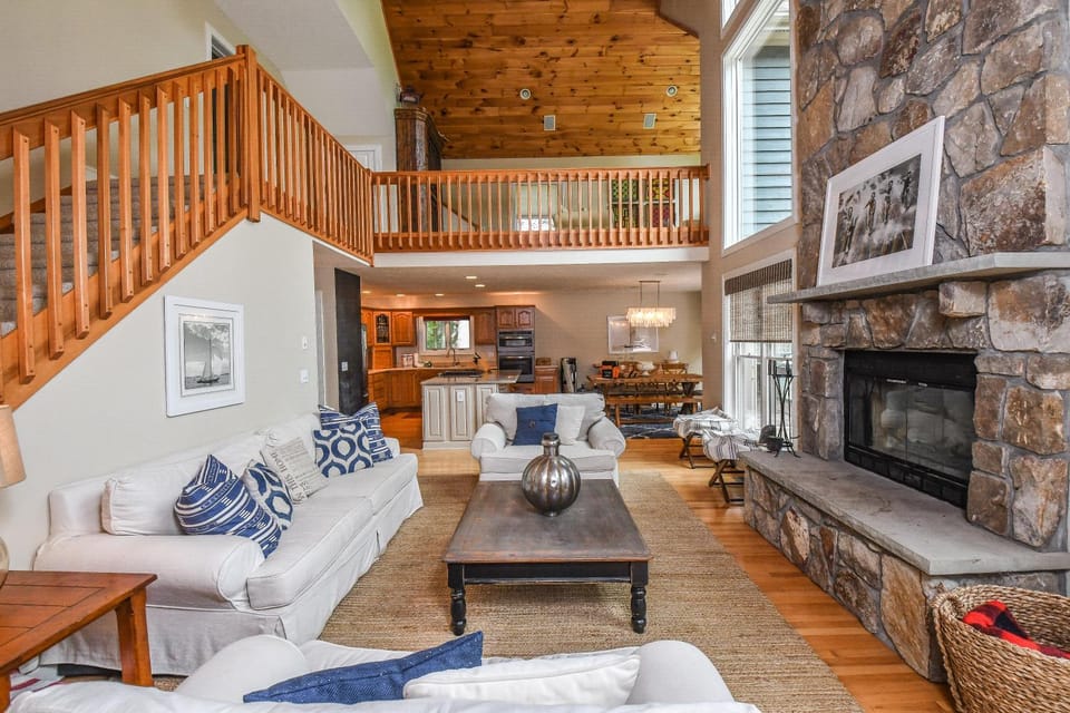Kitchen or kitchenette, Living room, Seating area, Dining area, fireplace, furniture, kitchen